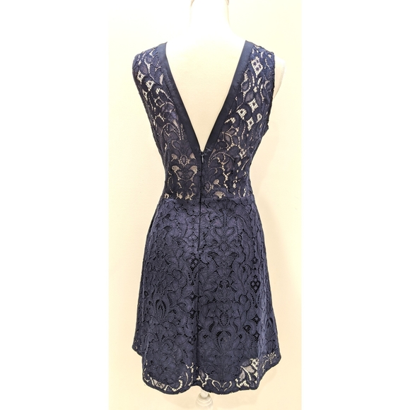 BB Dakota Janelle V neck navy lace dress - Picture 8 of 10